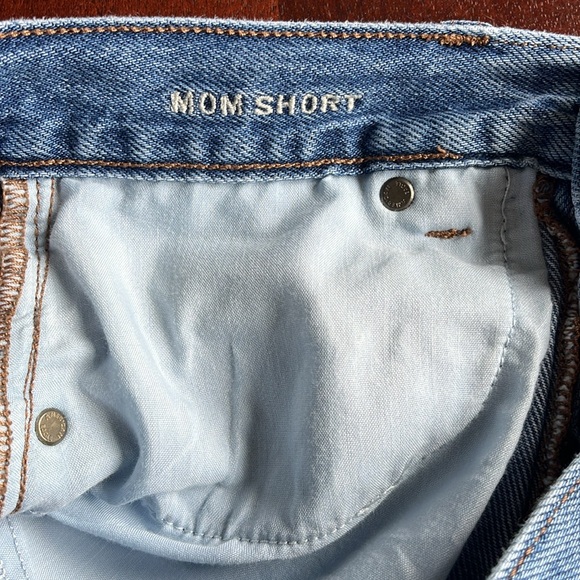 American eagle size 4 denim mom shorts - Picture 3 of 5